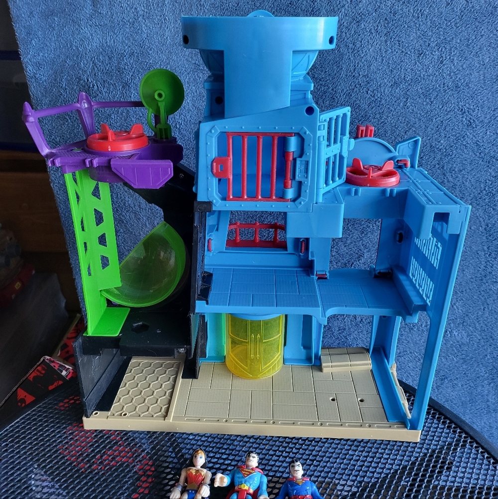 Superman Imaginext Daily Planet PlaySet 2015 DC Comics Figures - Picture 2 of 2
